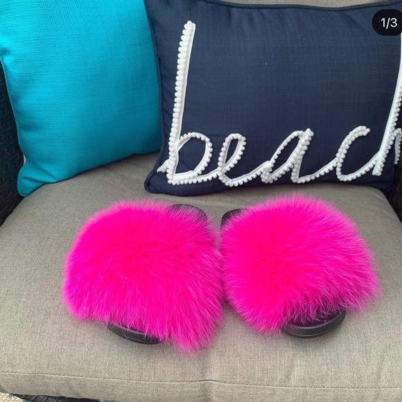 Hot pink faux fur slides - multiple sizes available - Picture 1 of 4